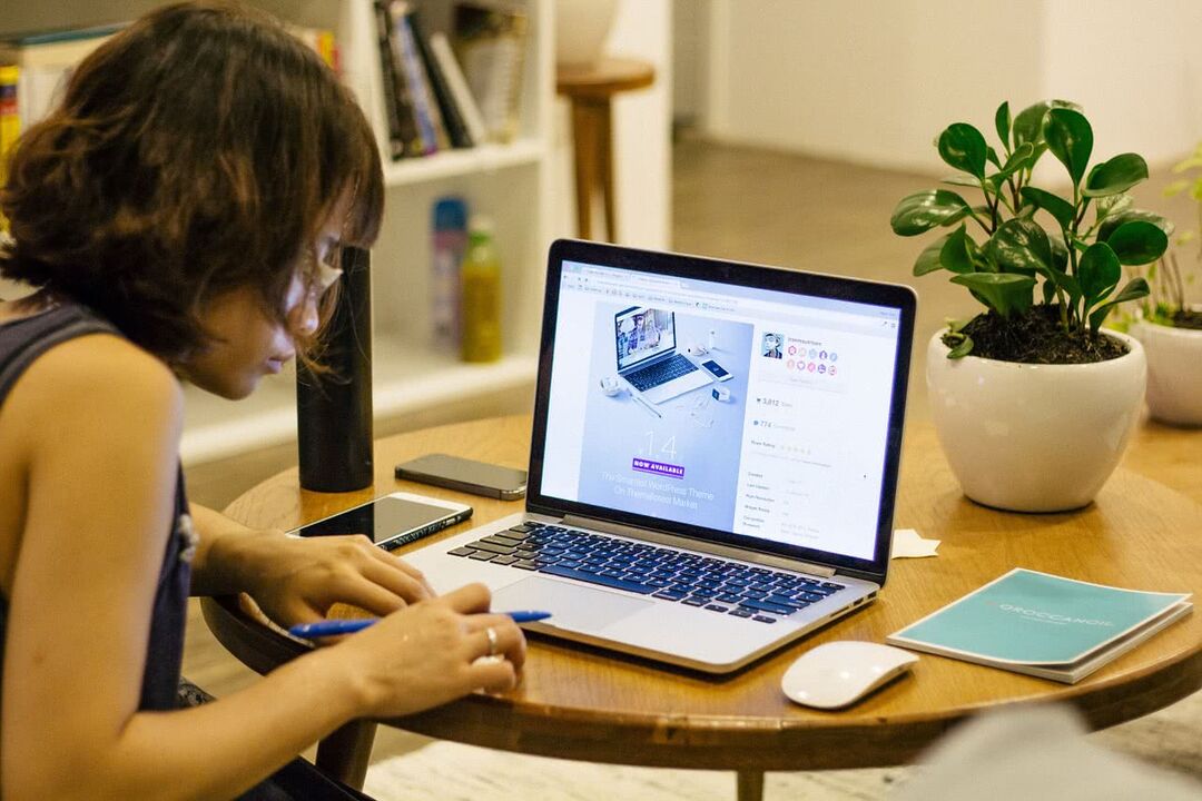 Sedentary aiki a matsayin dalilin thoracic osteochondrosis